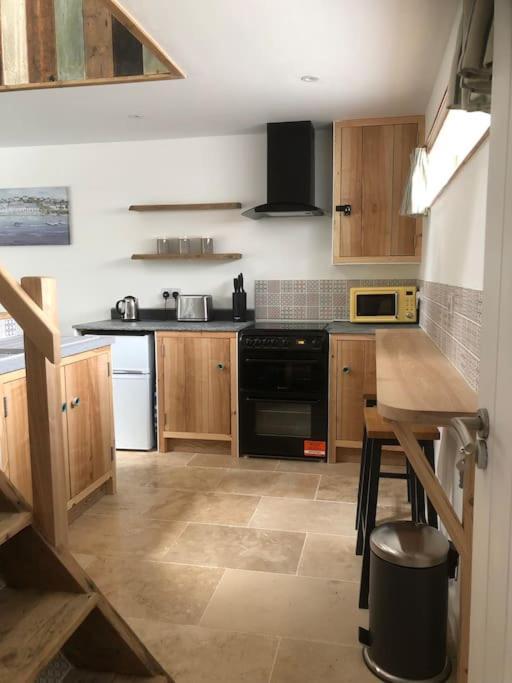 Cosy Rustic Annex In Quiet Cornwall Village Saint Wenn ภายนอก รูปภาพ